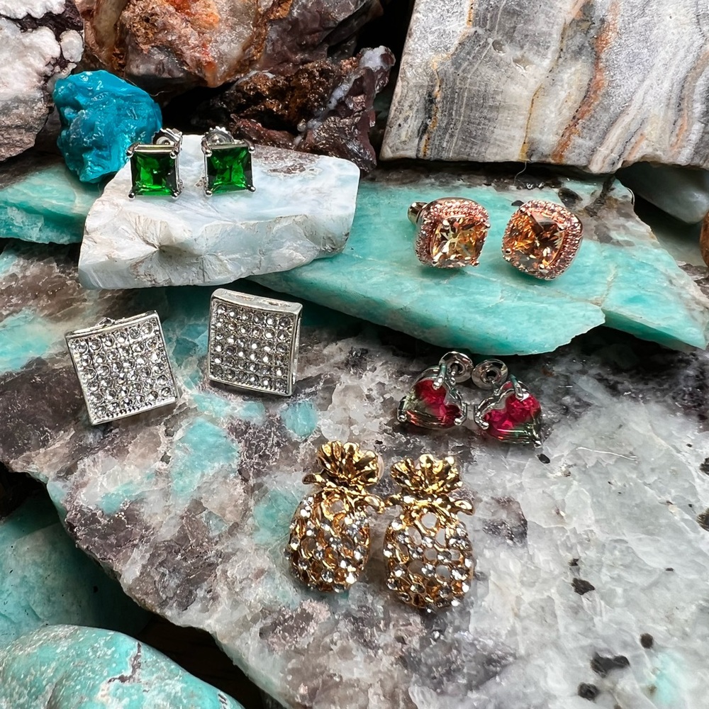 5 pairs of stud earrings (Z-6)